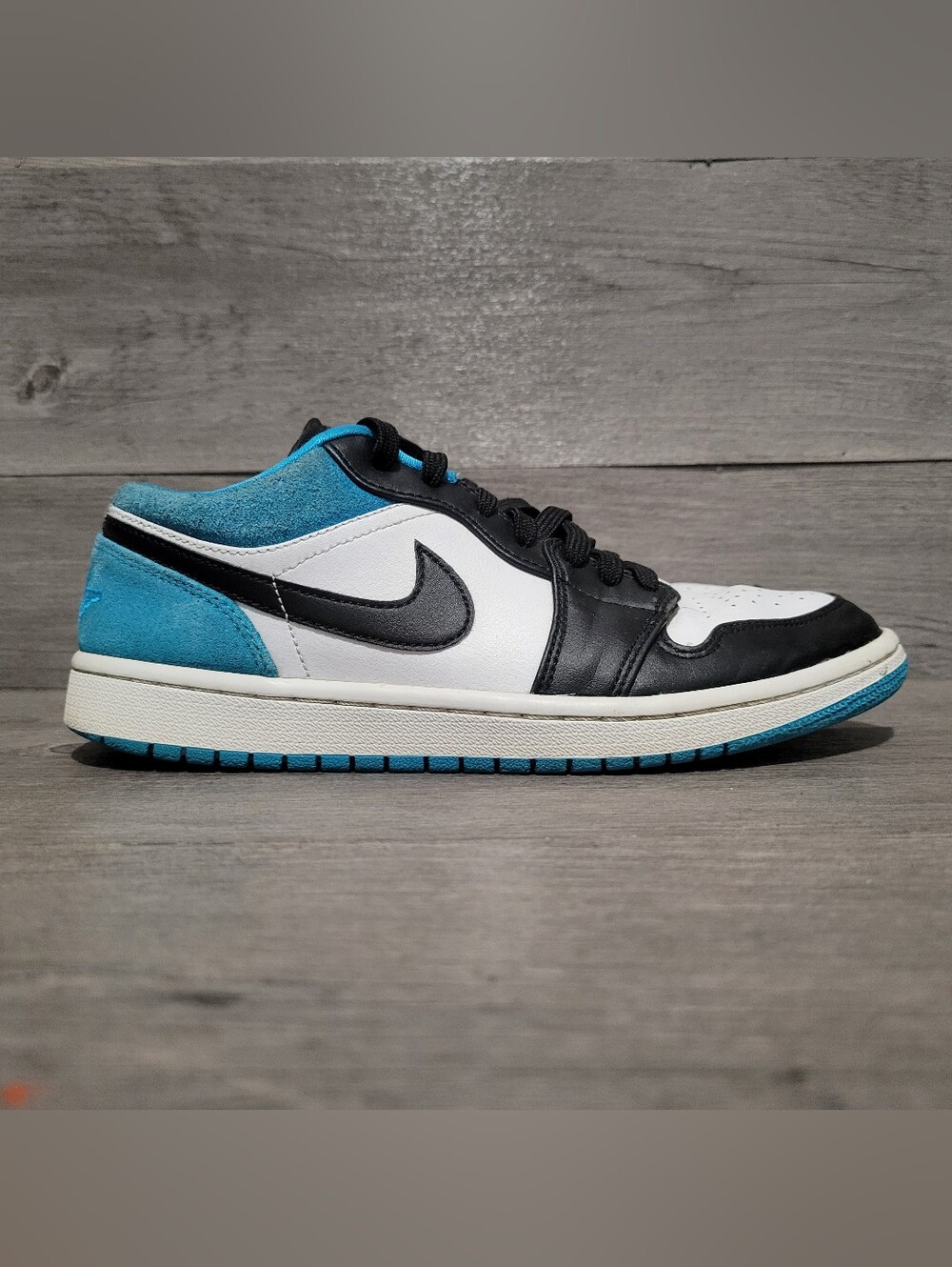 Air Jordan 1 Low Mens Size 8 SE Laser Blue CK3022-004